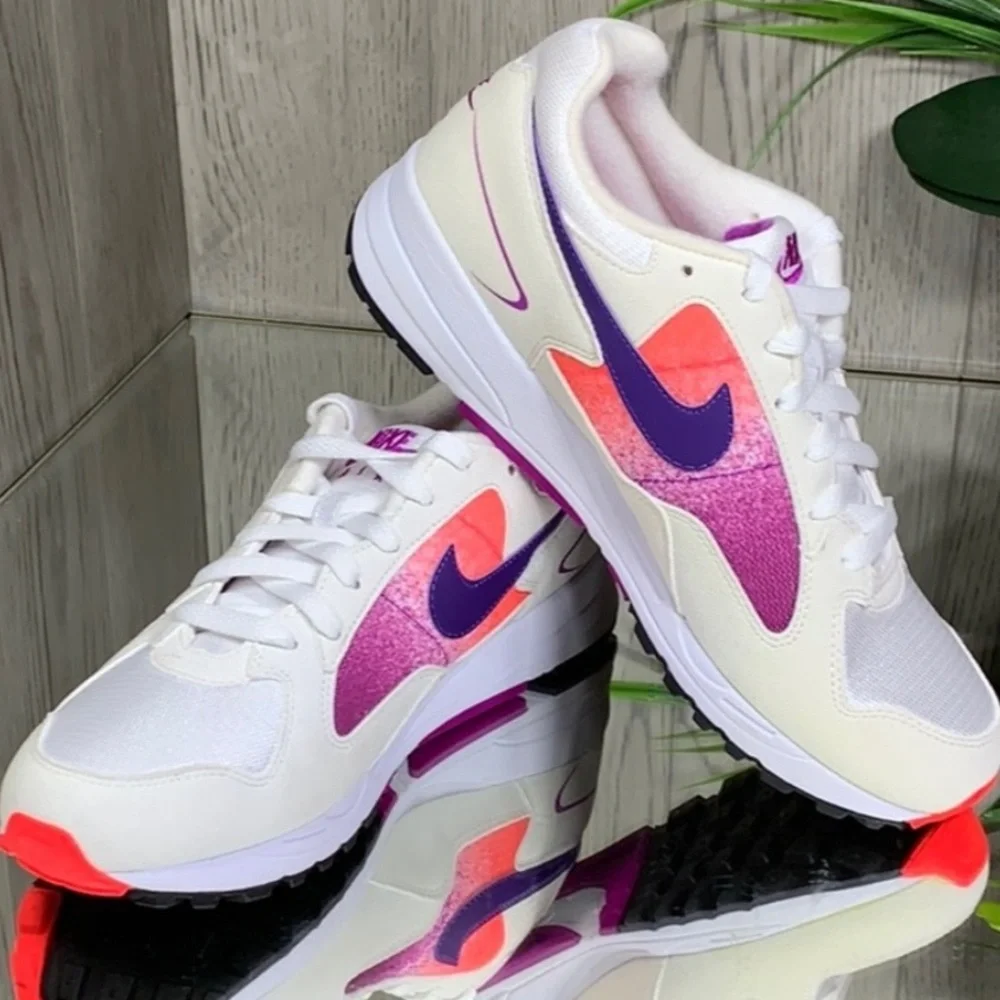WMNS NIKE Air Skylon II white/court purple sola - Picture 4 of 8